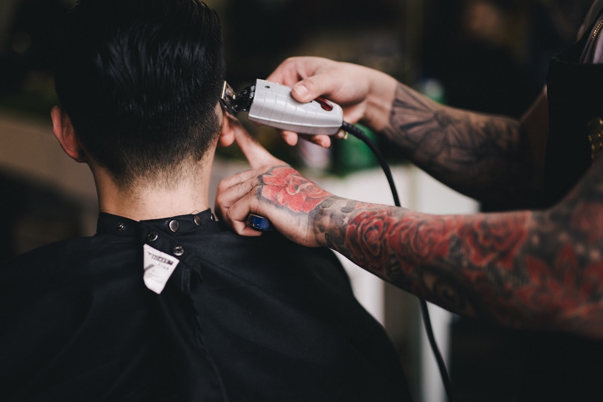 Elena's Hair Studio – eleganter Salon-Innenraum