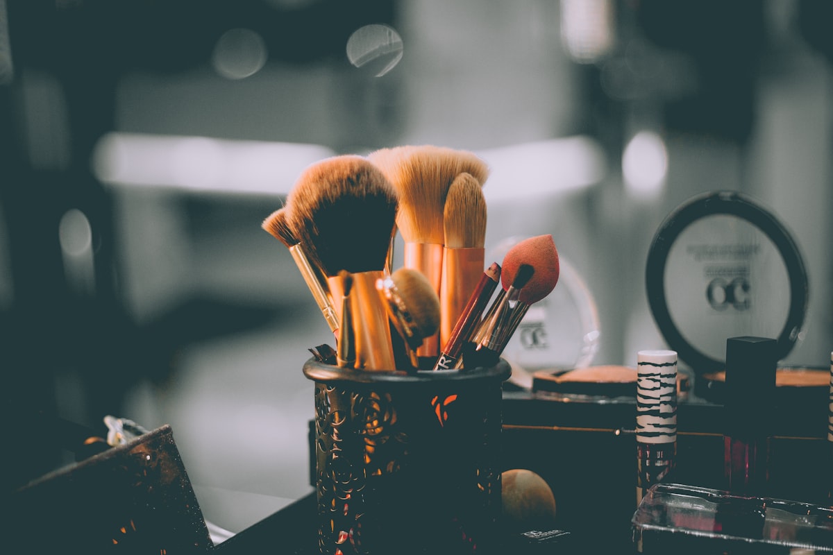 Premium Pflegeprodukte und Handtücher – Produktkollektion von Elena's Hair Studio